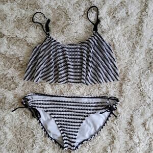 Kenneth Cole Reaction Women's 2 Piece Ruffle Side Tie Bikini Set Black & White